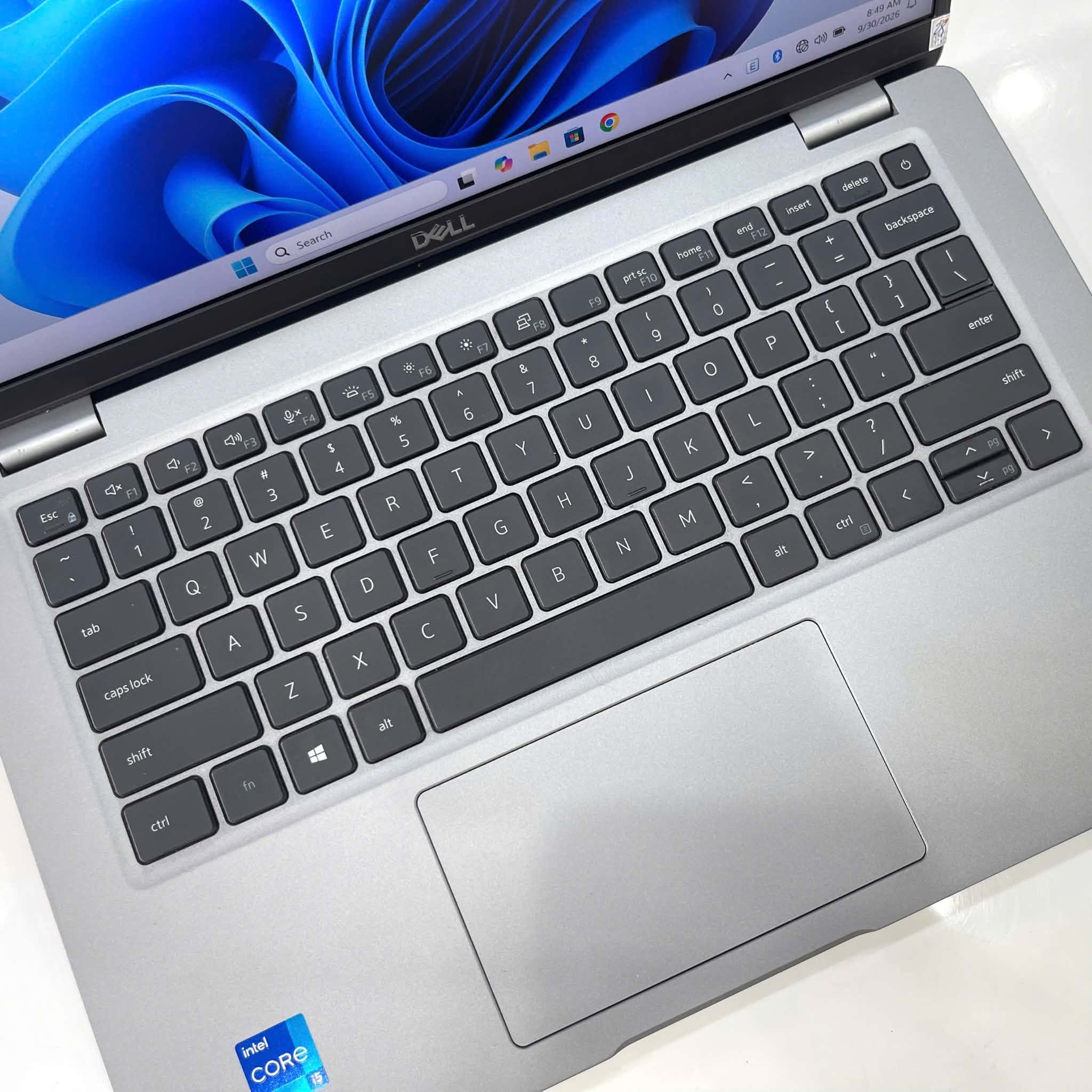 Bàn phím và touchpad Dell Latitude 5420 cho cảm giác gõ thoải mái